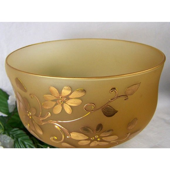 Satin Glass Golden Amber Pedestal Dish Flowers and Vines Vintage Lovely Decor 7" - Picture 6 of 9
